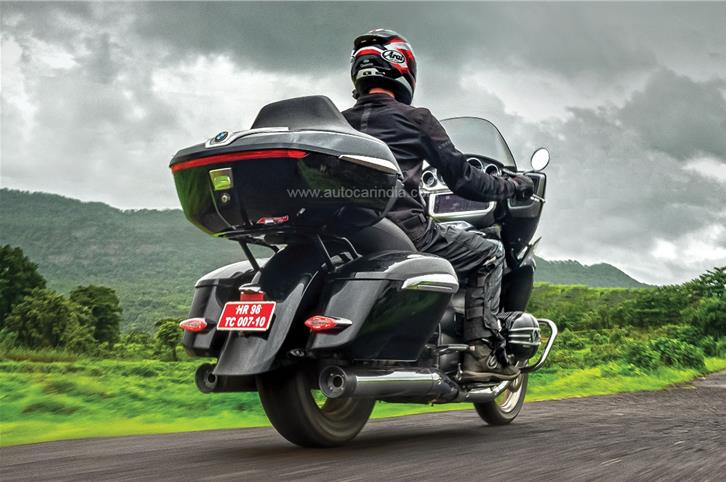 BMW R18 Transcontinental price, comfort, features, engine, luggage capacity: review.